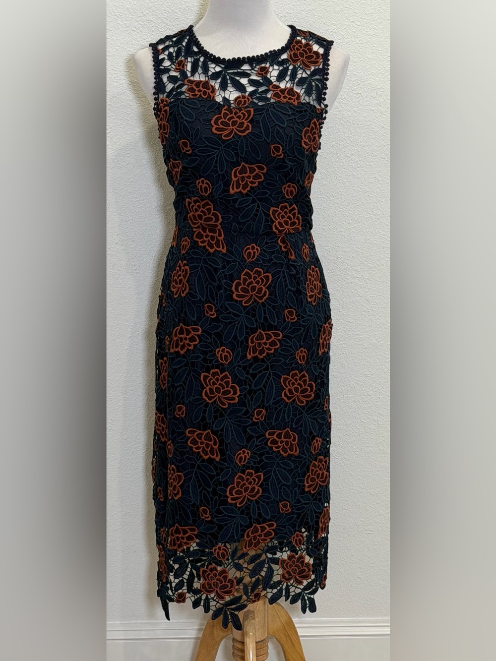 Cupcakes and Cashmere Mandolin Floral Lace Dress 8 Floral Embroidered Lace Party - Picture 3 of 12